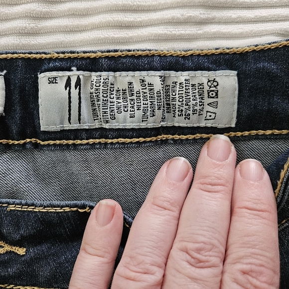 Indigo Rein Distressed Blue Jeans Cropped Size 11 - Picture 8 of 14